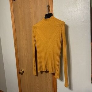 Evolution by Cyrus NWT Medium Yellow Ribbed Chevron Textured Mockneck Sweater